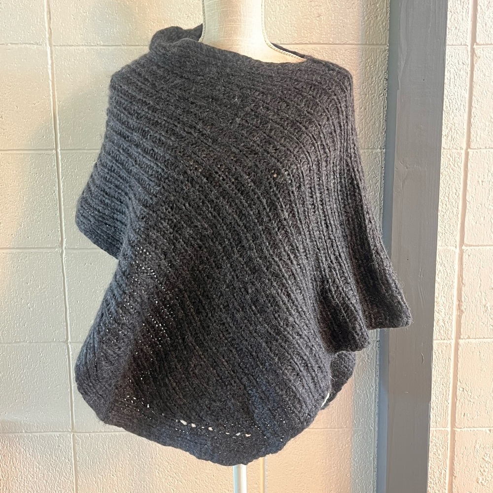 Eileen Fisher poncho, adorable, chunky and asymmetrical, one size